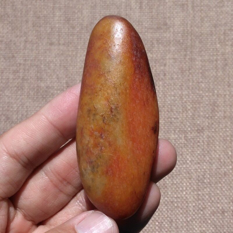 和田玉籽料原石红皮红沁吊坠