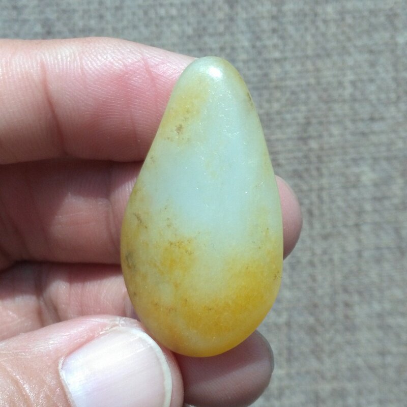 和田玉籽料原石白玉洒金皮