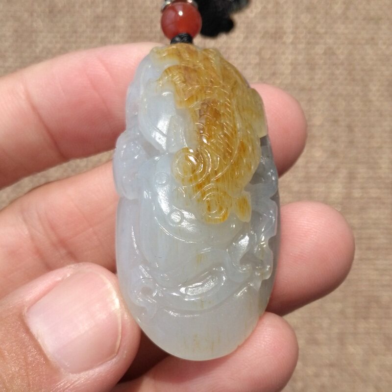 和田玉籽料连年有余吊坠黄皮青花