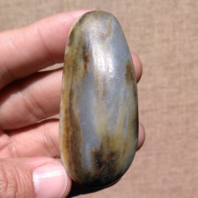 新疆和田玉青花虎皮籽料原石吊坠