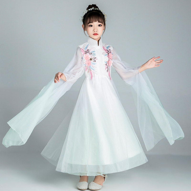 白色古筝服女童国潮走秀礼服冬季新款水袖立领舞台表演服修身复古