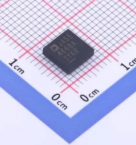 四通道 DC/DC uModule 调节器，具有可配置的 1.2A 输出阵列 LTM4