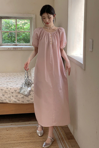 粉色法式甜美减龄泡泡袖连衣裙女夏季2025新款慵懒风休闲浪漫长裙图片