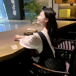 高级感黑白撞色拼接连衣裙女2025夏新款法式漂亮气质收腰显瘦长裙