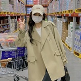 现货主推款！气质小个子设计感风衣英伦风短外套9010-P135-控188，女装风衣，浙宝125