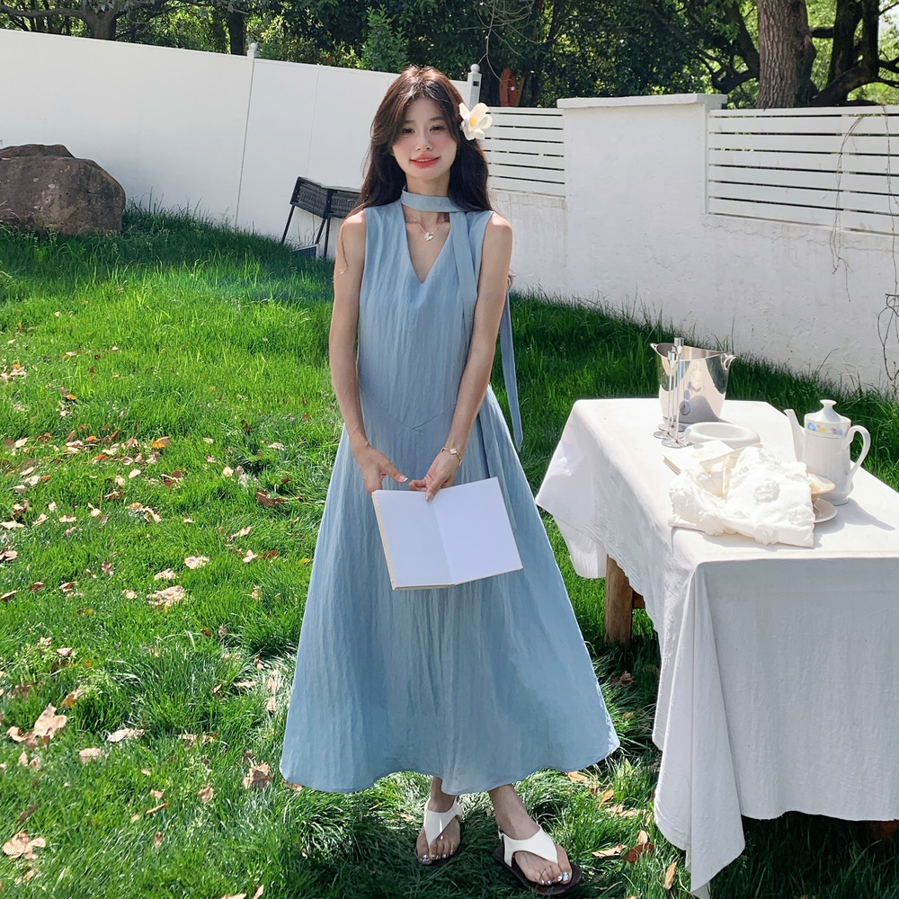 度假风蓝色v领无袖背心连衣裙女夏2025年松弛感绝美气质连身长裙,女装连衣裙,浙宝125