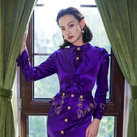 Волшебство Q Электрическое светло -фиолетовое двойное воротник вышитый розовый вышитый рюша