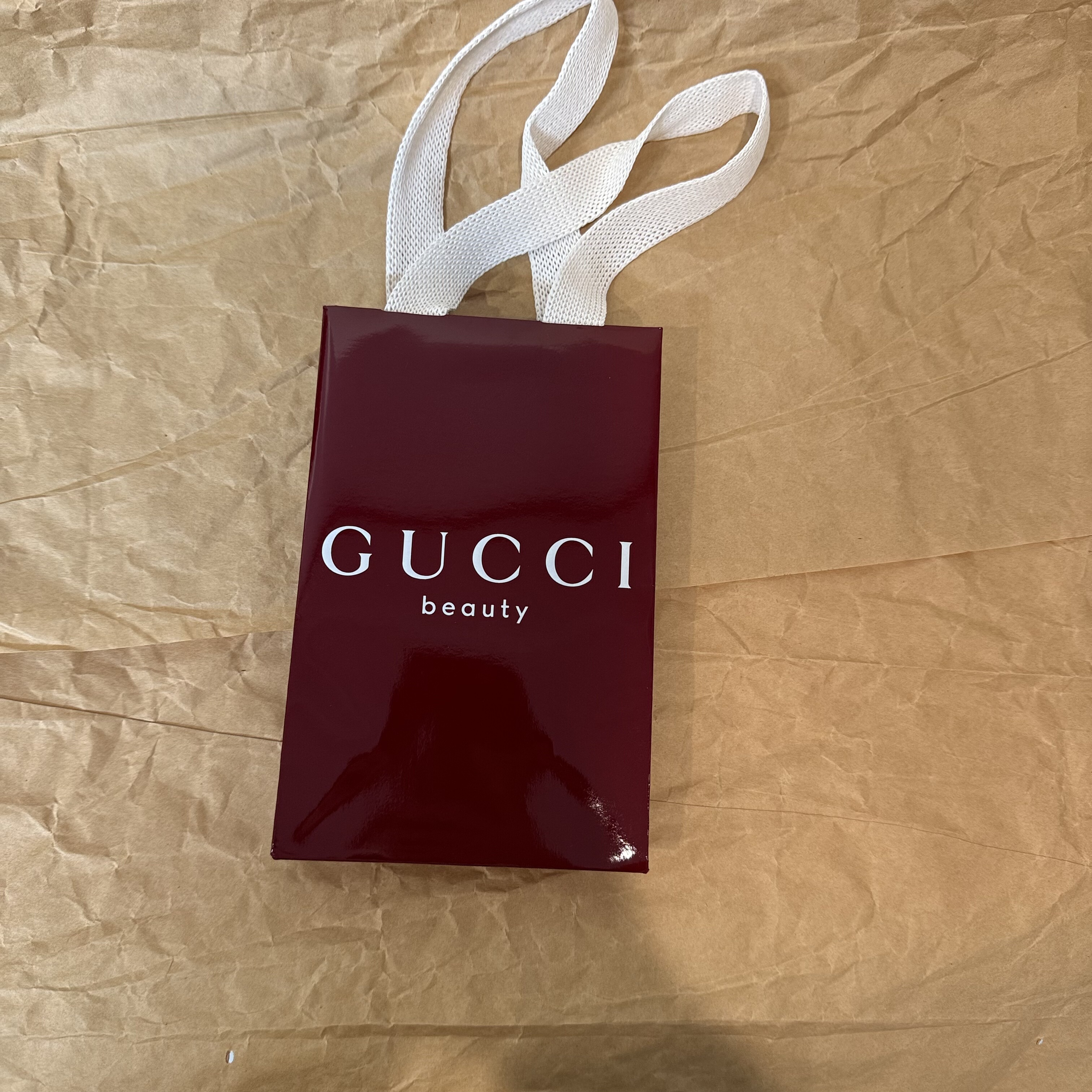 Gucci古驰新款安可拉红色礼袋周边香水口红彩妆礼袋17*11 原箱