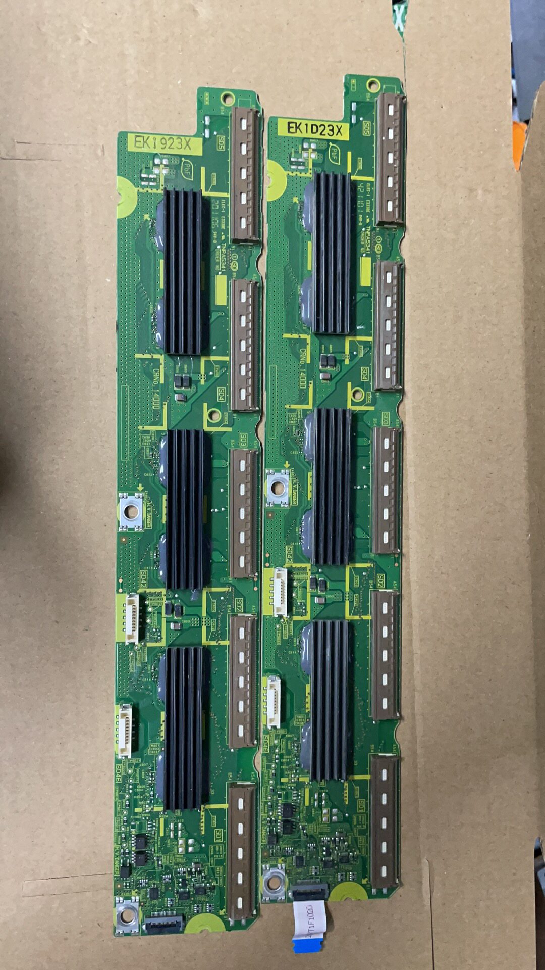 原装 松下TH-P55ST30C TH-P55GT32C缓冲板TNPA5341 - 实物图
