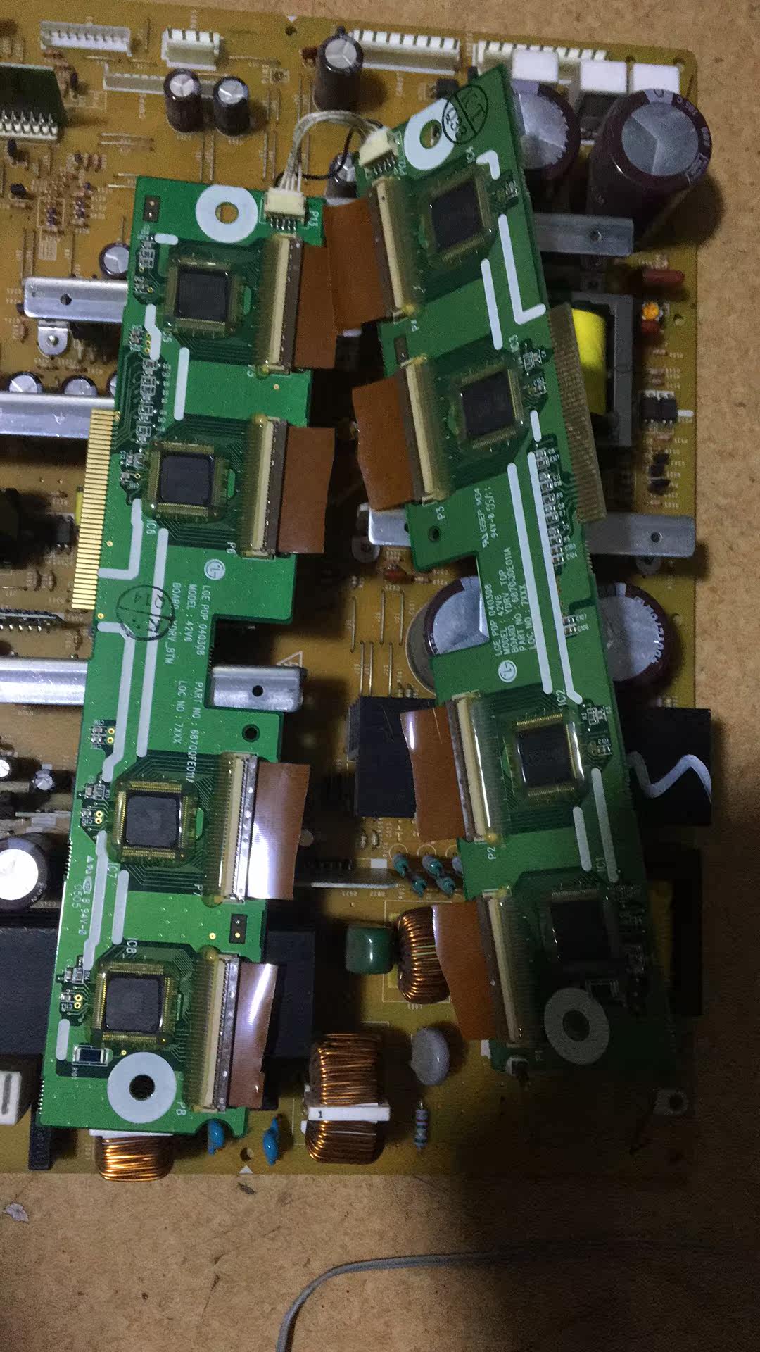 日立42PD300TC等离子电视对缓冲板6870QDE011A 6870QFE011A