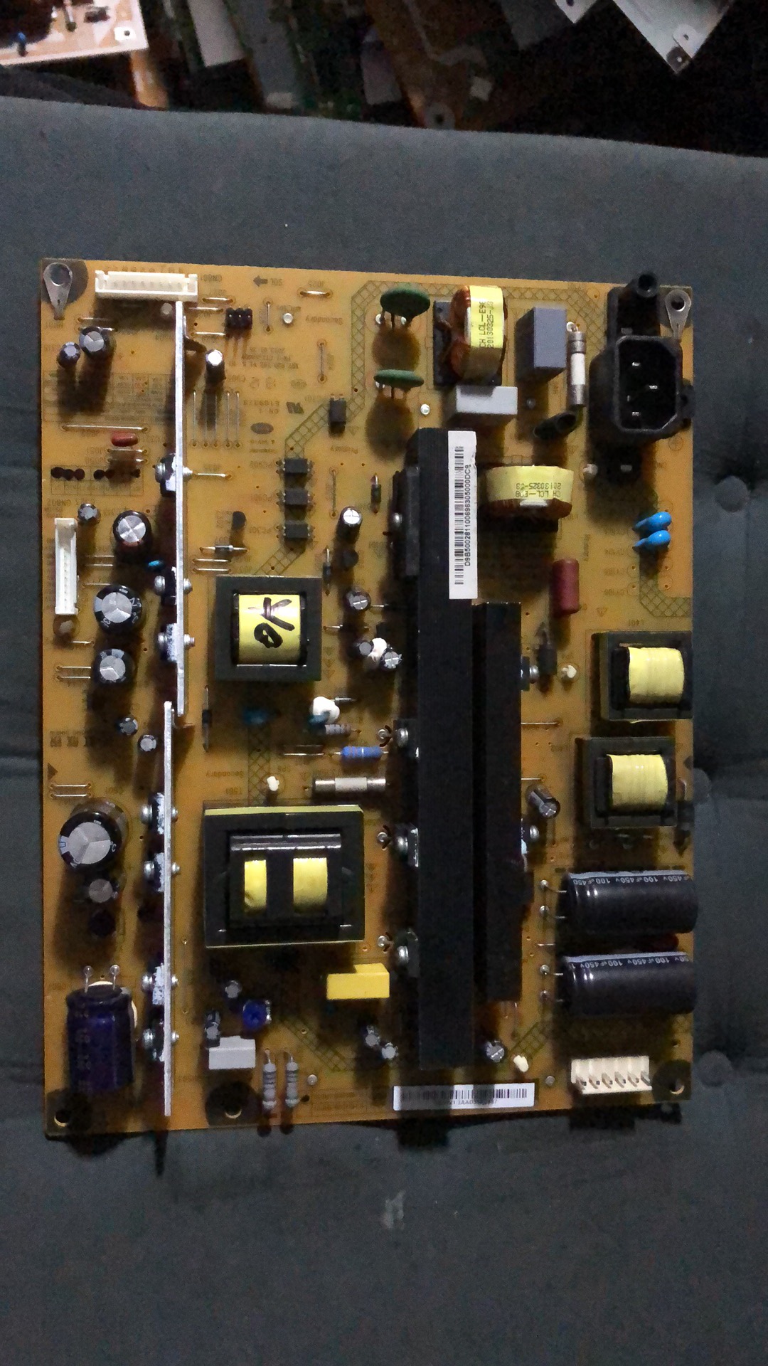 长虹3D51C2080电源板XR7.820.192V1.5 /1.6 R-HS250B-5HF02