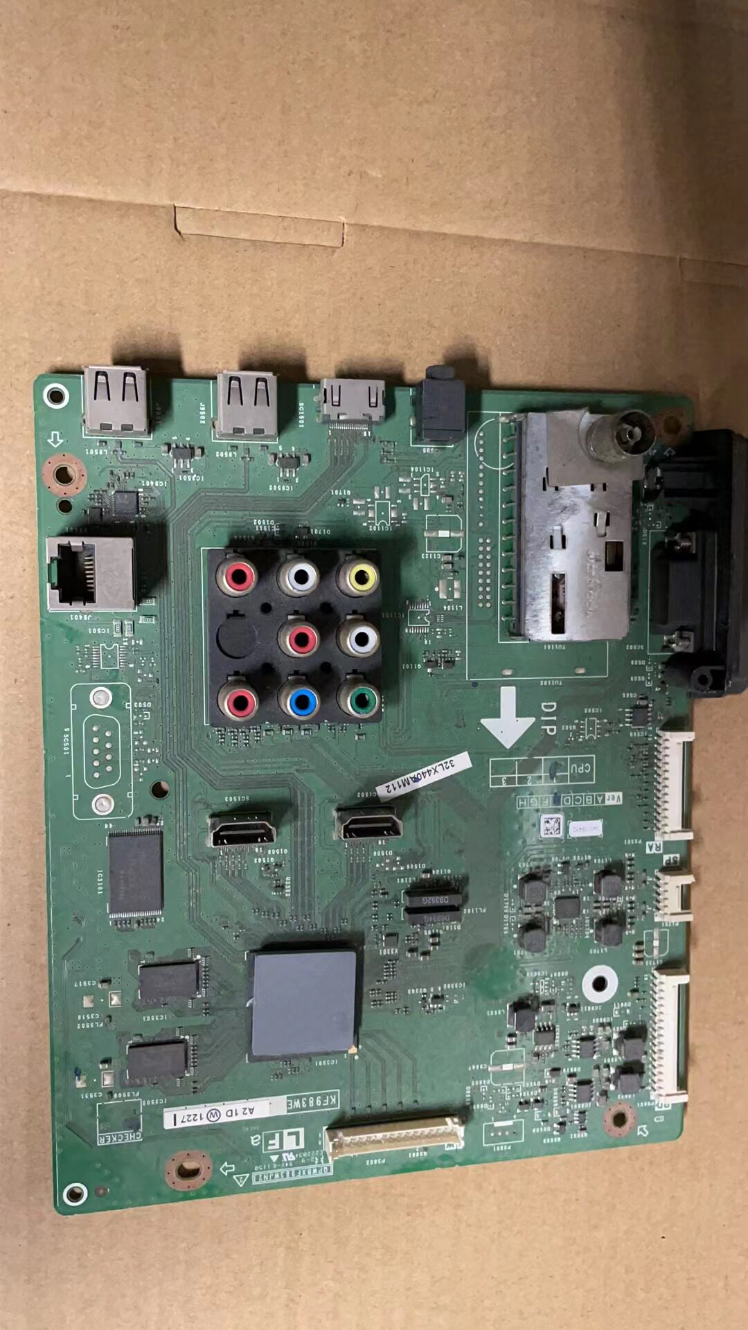 原装夏普LCD-32LX440A主板QPWBXF983WJN2配屏LK315T3LWDOX测好h80图片