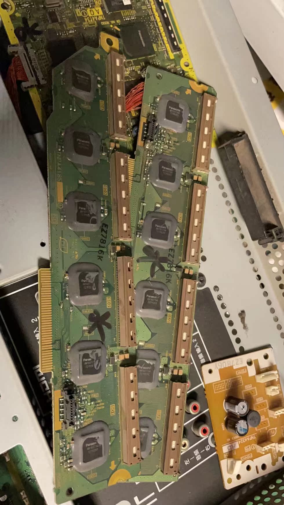 松下 TH-42PV70C 缓冲板TNPA4184 TNPA4185 一对价