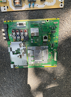 松下TH一L32C30C 原装主板TNP4G487 1A 屏VVX32H107G00