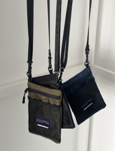 日系户外comenuvola系列三 轻量化客供牛精防水小斜挎 护照手机包