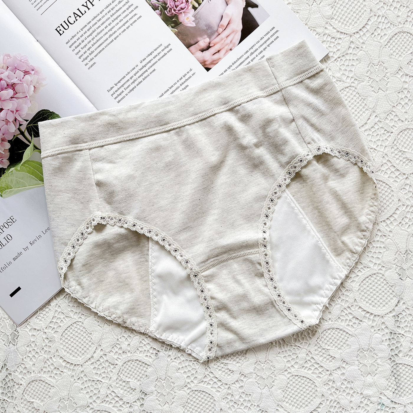 日系纯色彩棉简约生理期防侧漏夜用女士大包臀舒适生理三角内裤