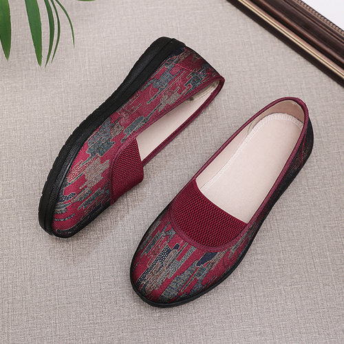 加宽软底防滑舒适春秋妈妈鞋