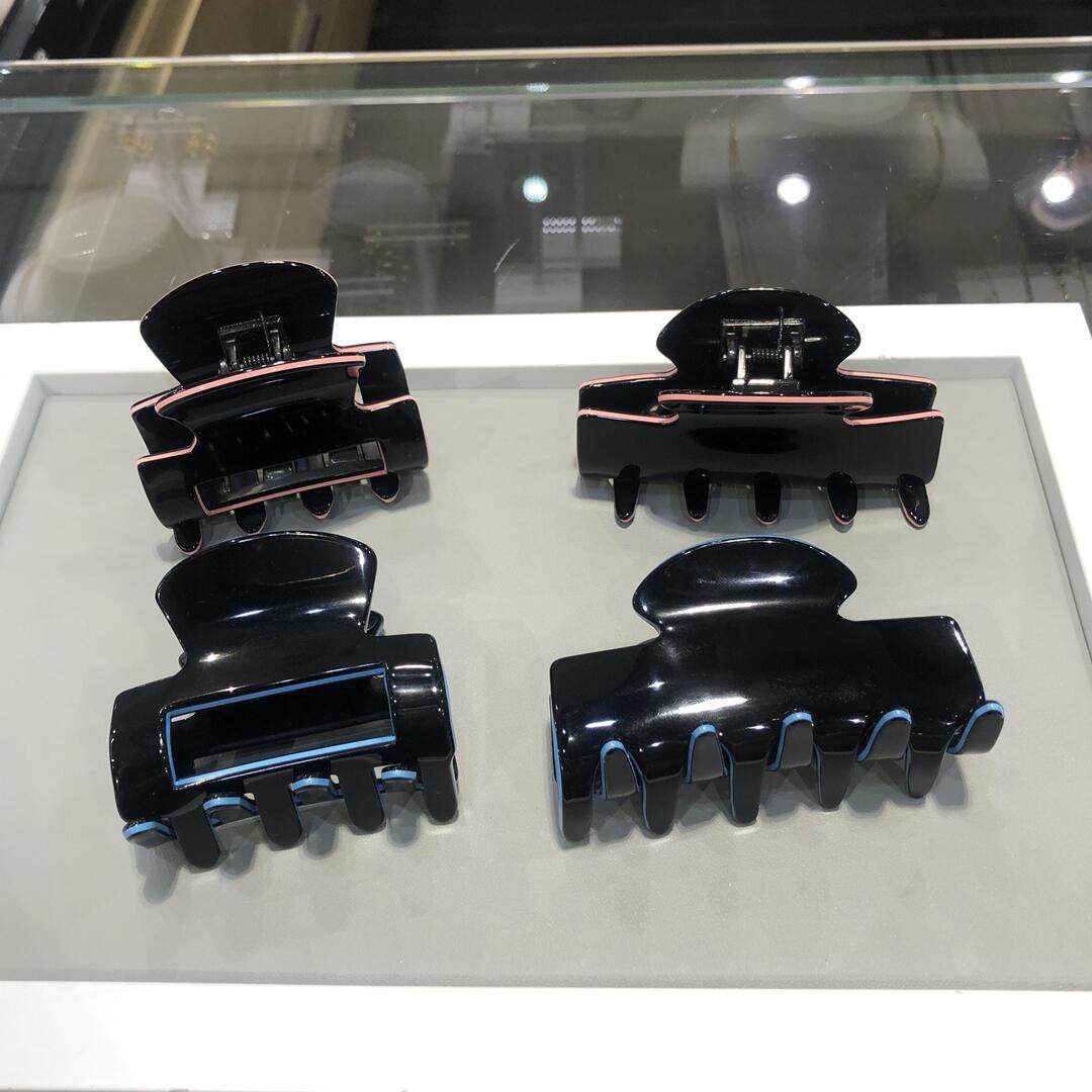 欧洲瑷嘉莎agatha经典简约彩色拼色时尚狗狗后脑勺顶夹发夹高级感