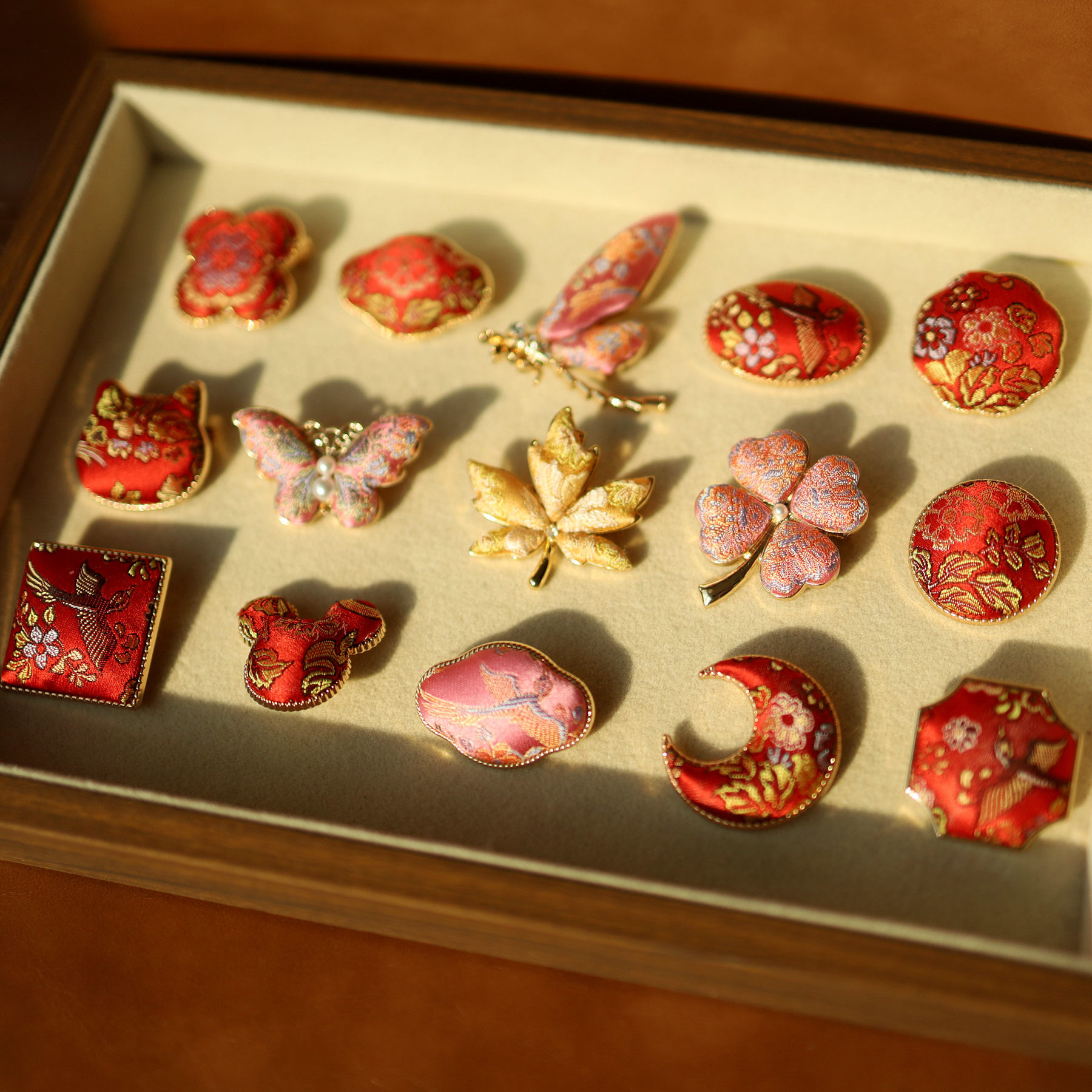 胡光竣古蜀锦-花鸟纹锦手工饰品胸针