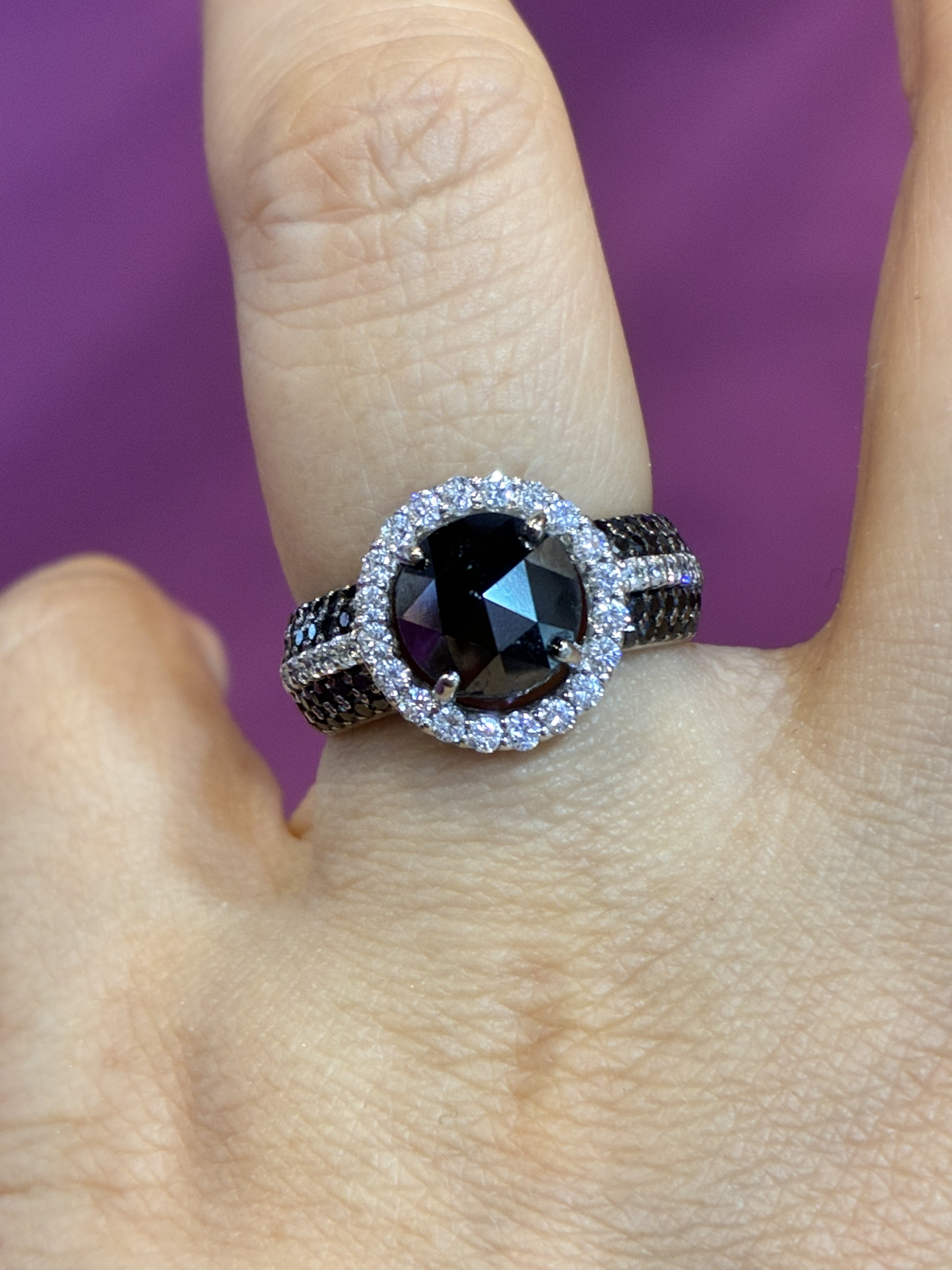 亏本卖 18K钻戒 黑钻主石2克拉配钻75分 7克重工镶嵌11号圈口可改