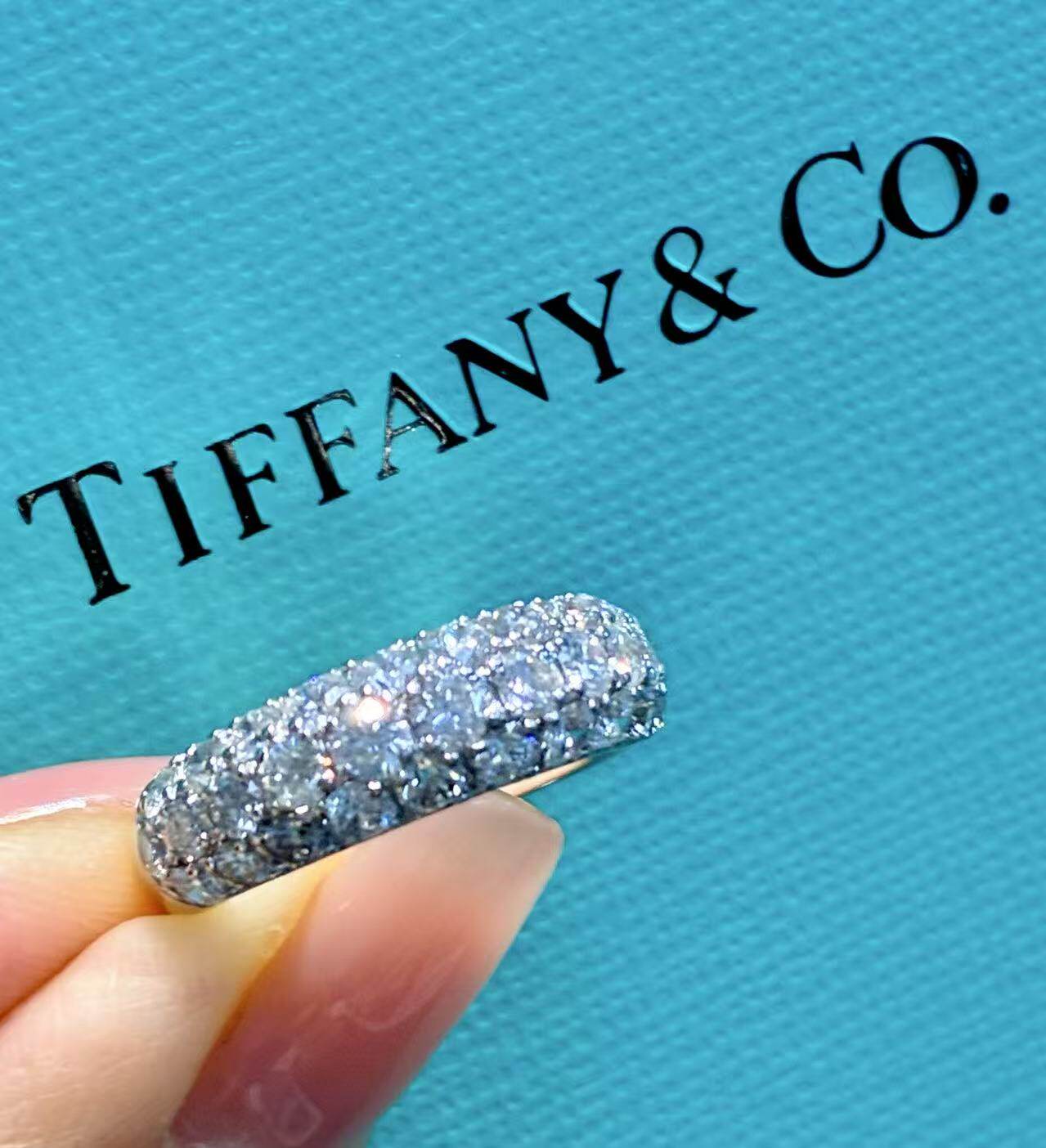 四位数亏本卖 1.6克拉排钻戒指18k白金5克多重工宽版3排钻戒