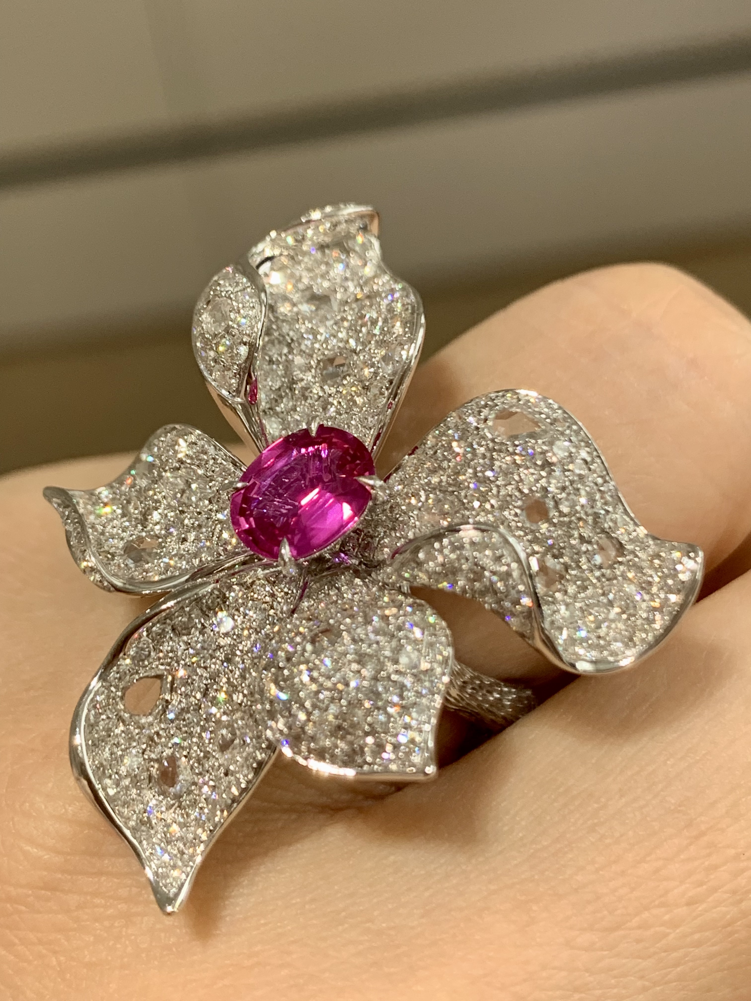 无烧 1.35克拉粉蓝宝钻石戒指18k白金 手工雕蜡 戒指 吊坠 两用款