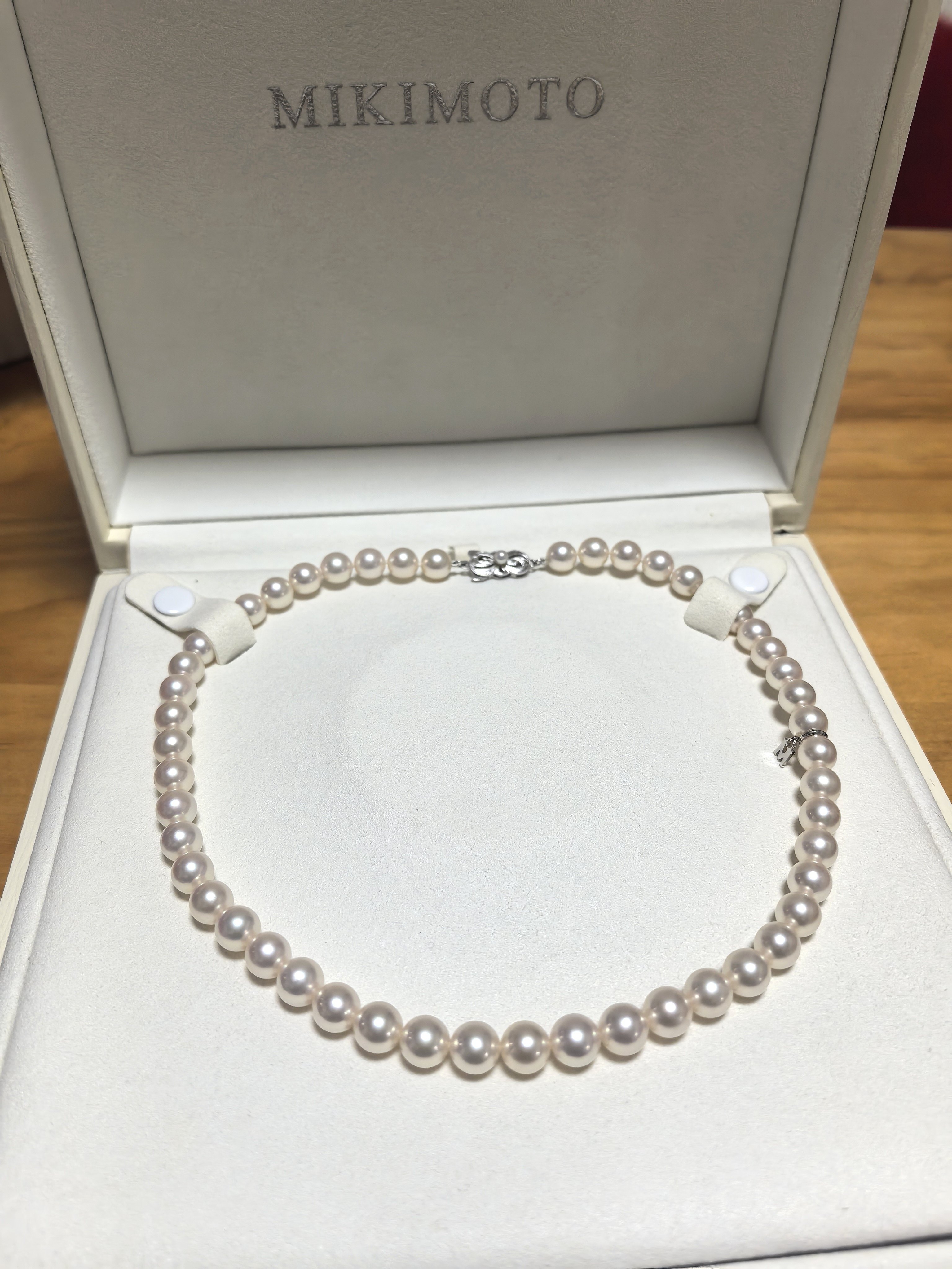 小万捡漏 M专柜正品8-8.5mm大点位Akoya海水珍珠项链18K金扣带M标