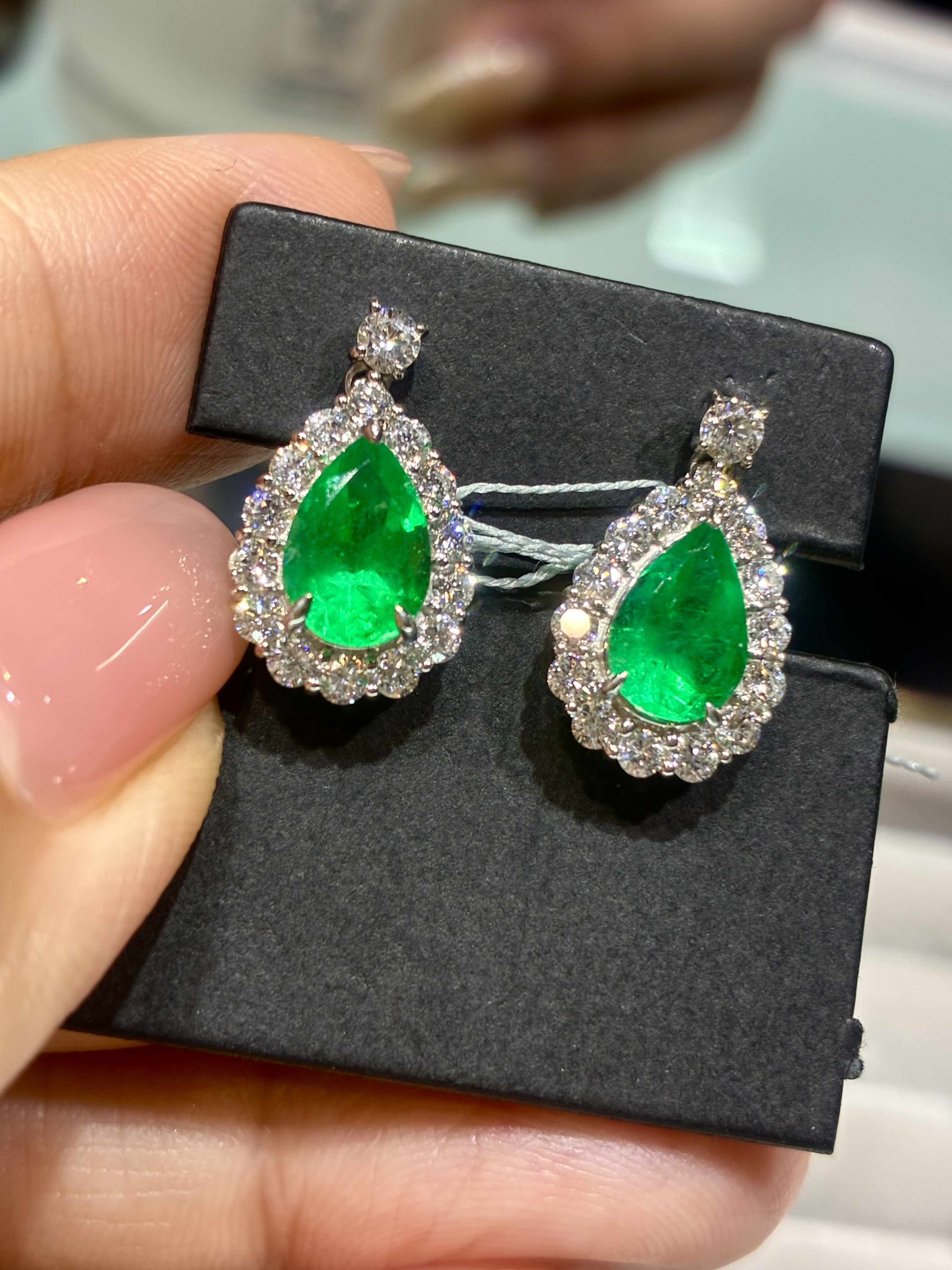 亏本卖 2.5克拉 精品哥伦比亚祖母绿钻石耳钉Pt铂金天然钻石1克拉