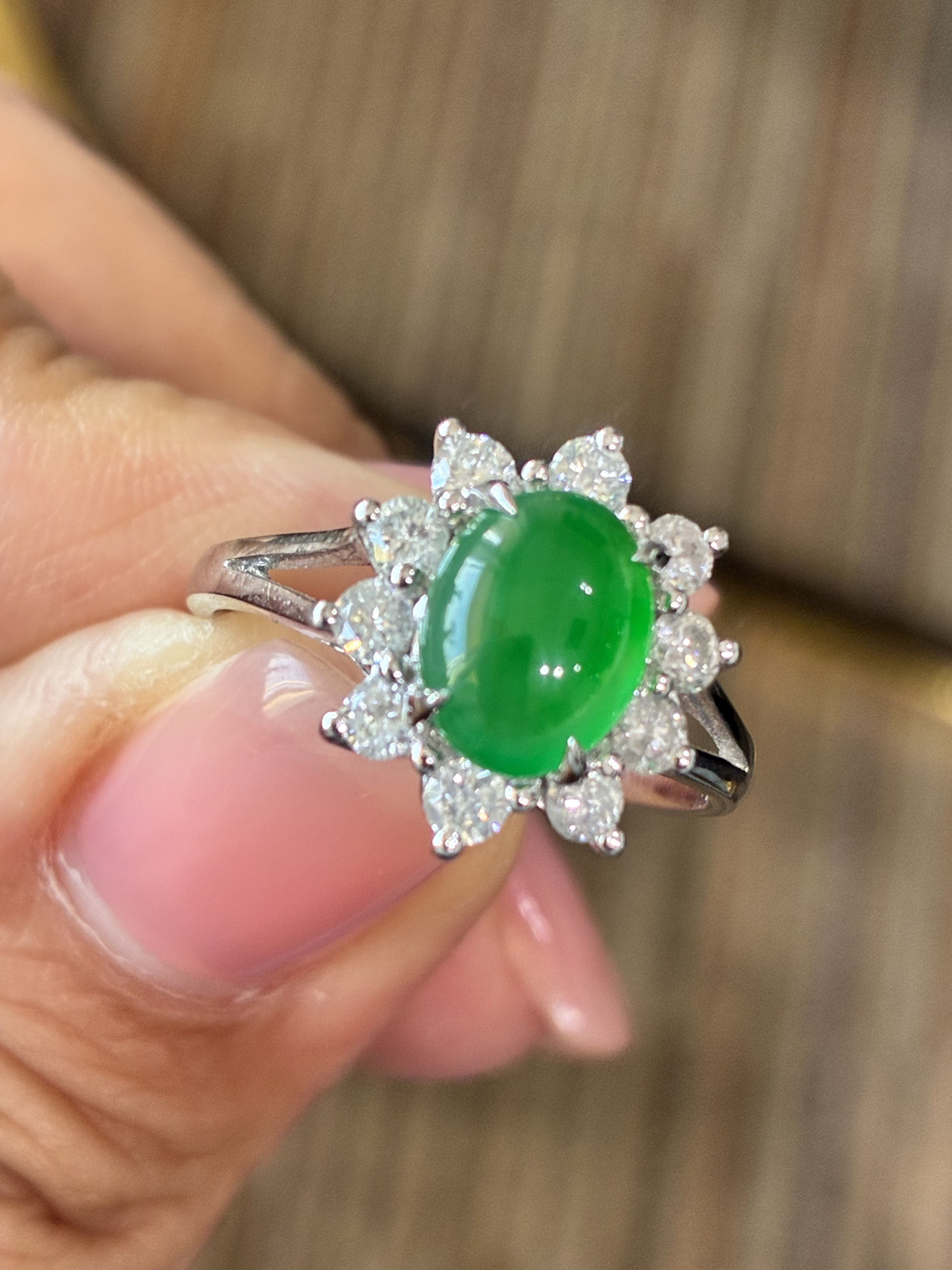 收藏级 玻璃种 缅甸翡翠钻戒主石8.6m 18K白金镶嵌天然钻石60分