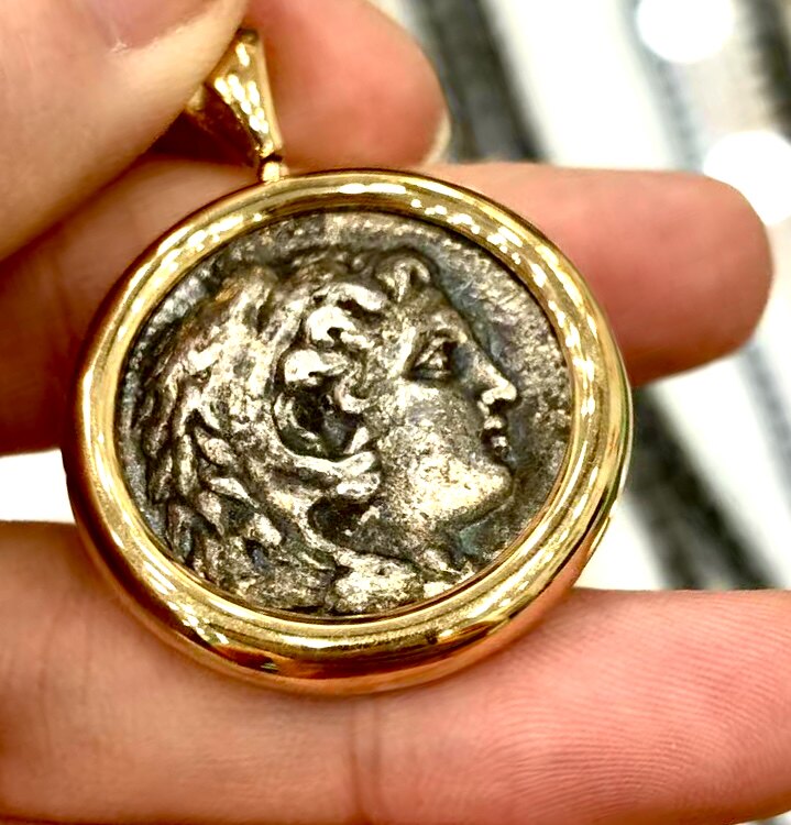 1万多亏本卖21.8克重工18k黄金大力神古币吊坠银币大版4德41*30mm