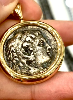 1万多亏本卖21.8克重工18k黄金大力神古币吊坠银币大版4德41*30mm