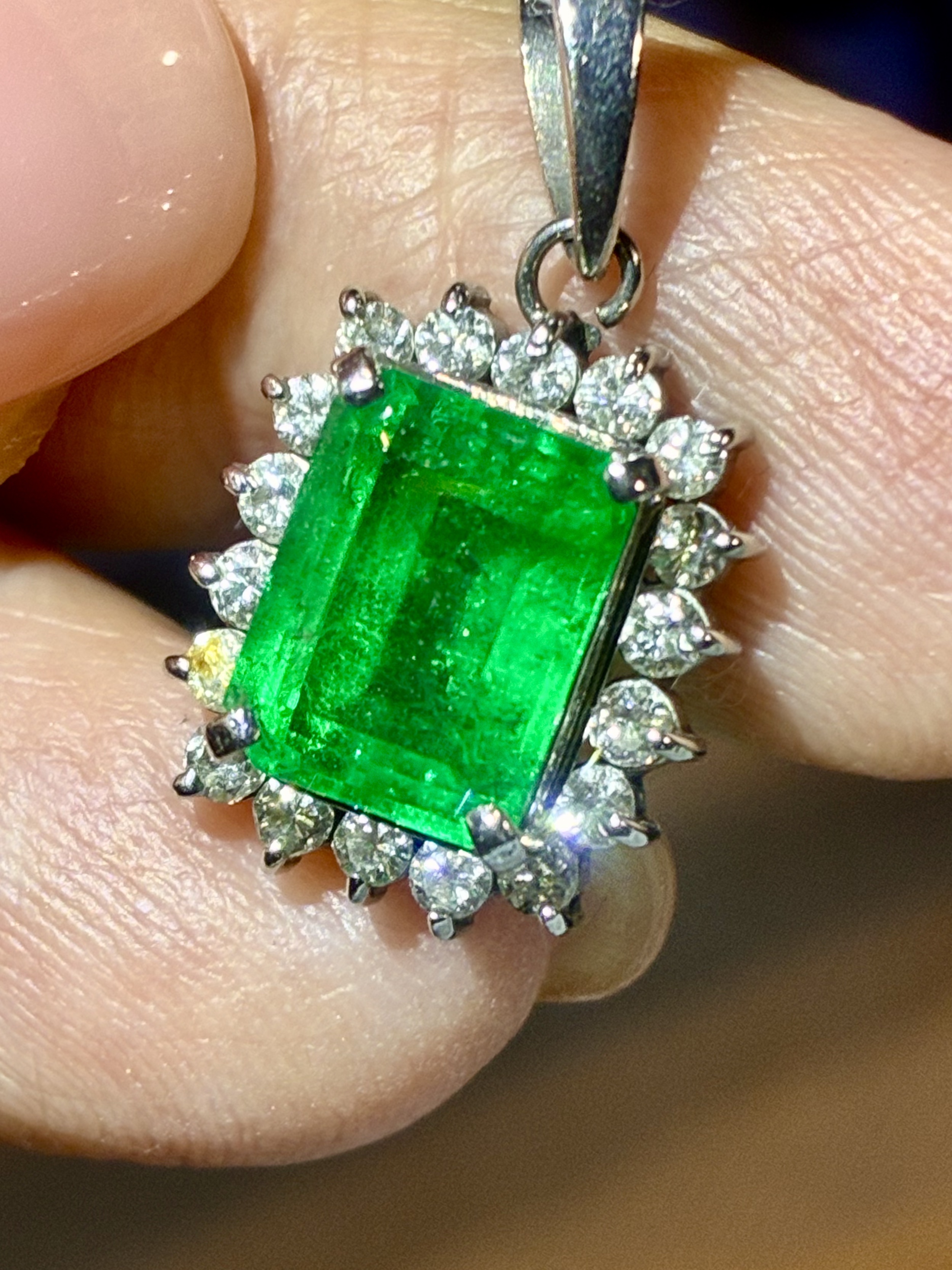 定金 四位数 亏本卖 1.9克拉哥伦比亚祖母绿吊坠铂金钻石镶嵌