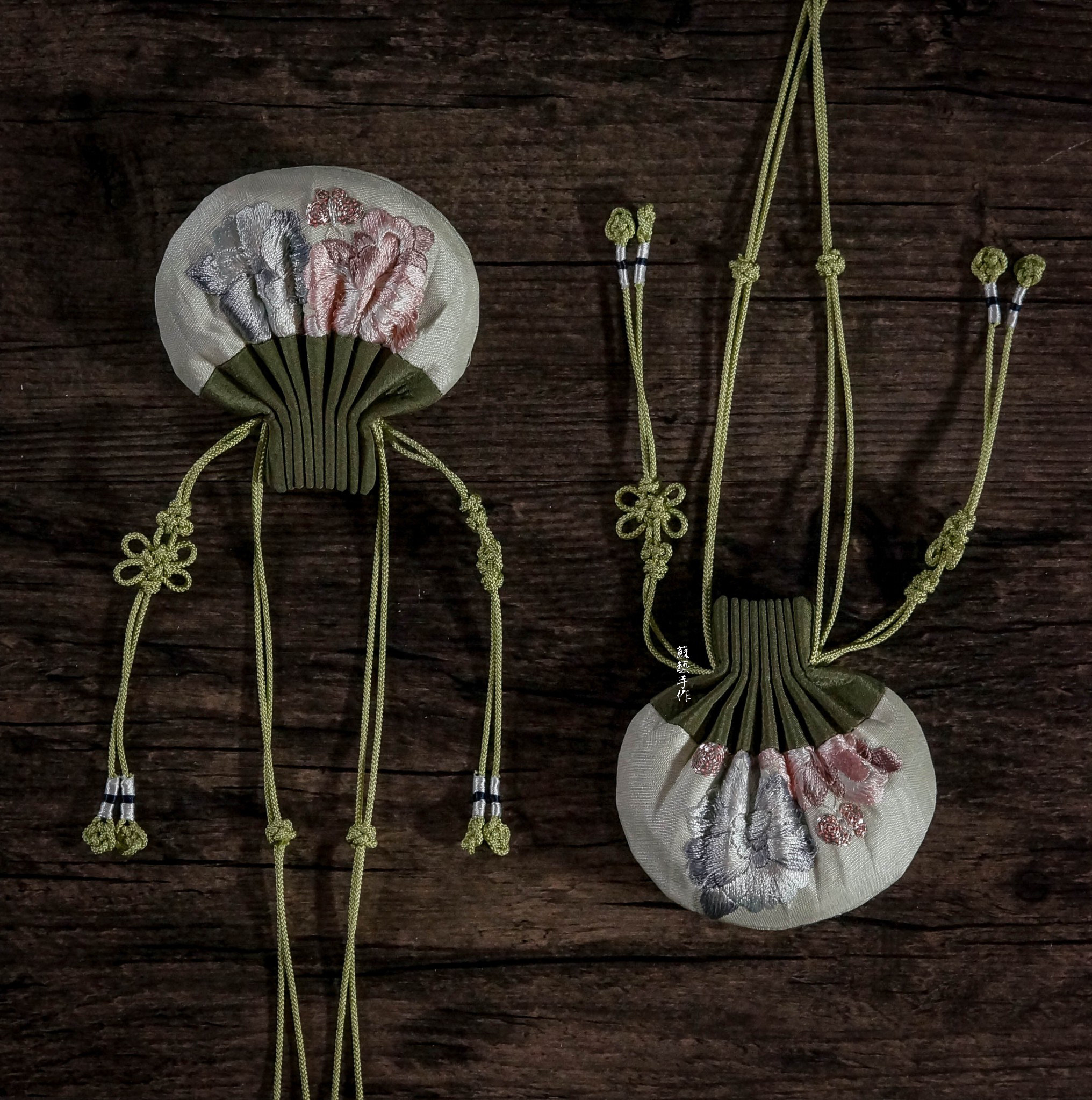 【特价款】手绣古法小荷包 三款小号平绣盘银绣 随机一个苏州特产