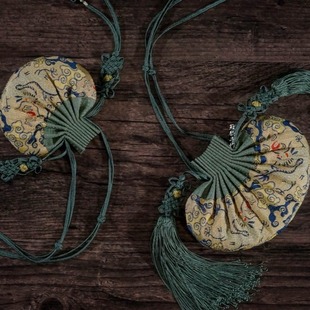 龙纹宫缎宋锦荷包 中国传统窄绦手工绳结 苏州特产创意礼物送老外