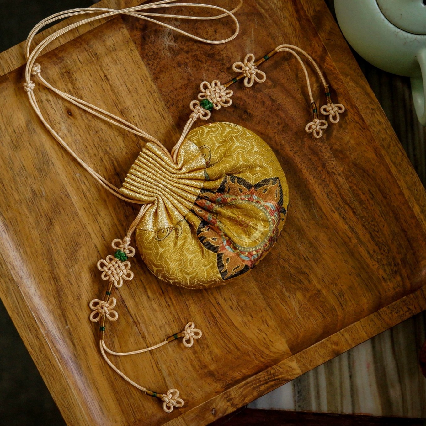 金焱法轮宋锦荷包 真丝宋锦宝相团花 手工中国结回笼须礼物送老外