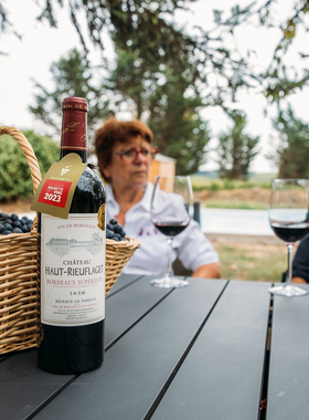 Wine bordeauxAOC France Merlot Cabernet Sauvignon blended