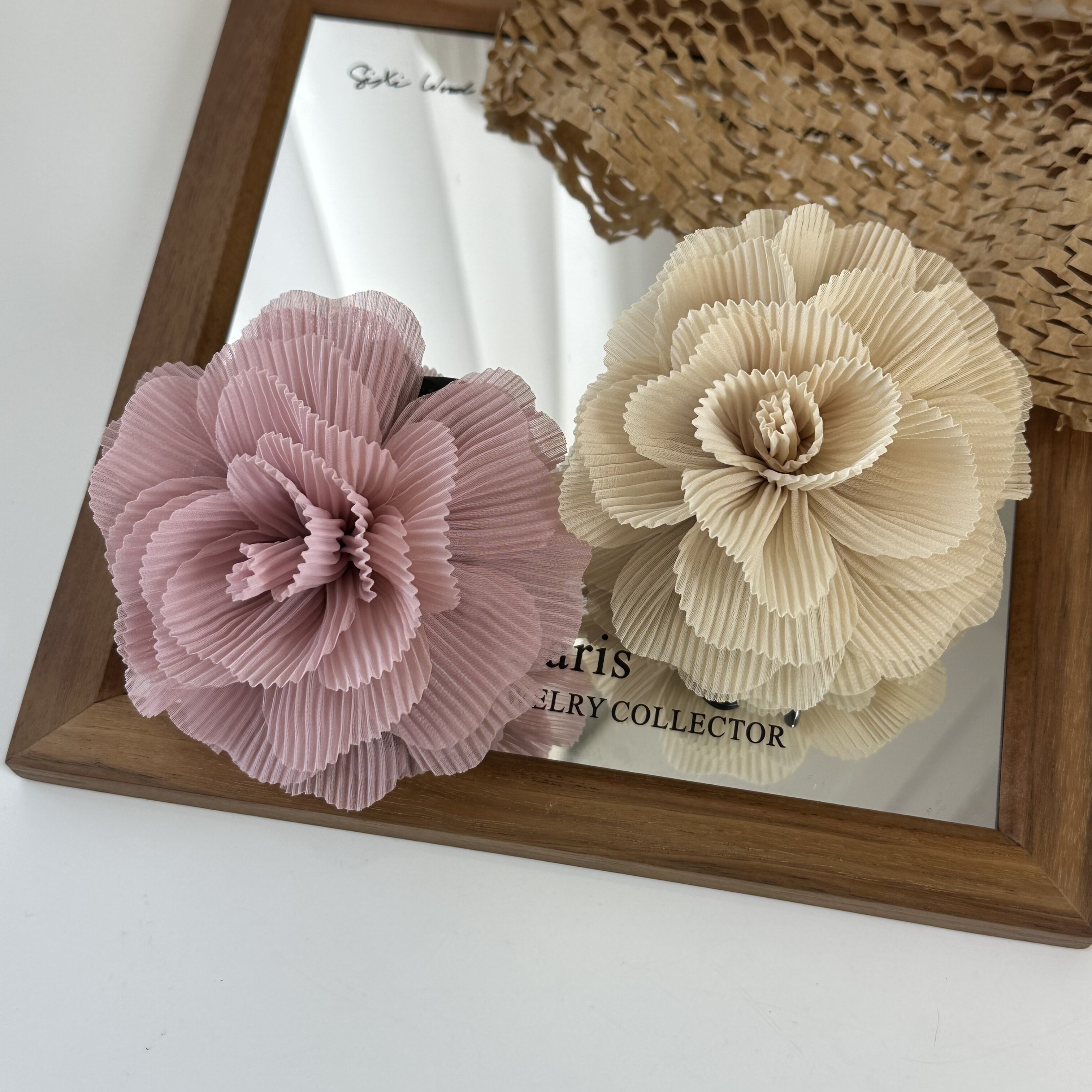 韩国进口春夏新款立体风琴褶皱山茶花抓夹度假超仙温柔法式鲨鱼夹