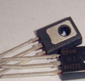 原装全新2N4922 2N4922G TO-126 1A 60V 功率晶体管
