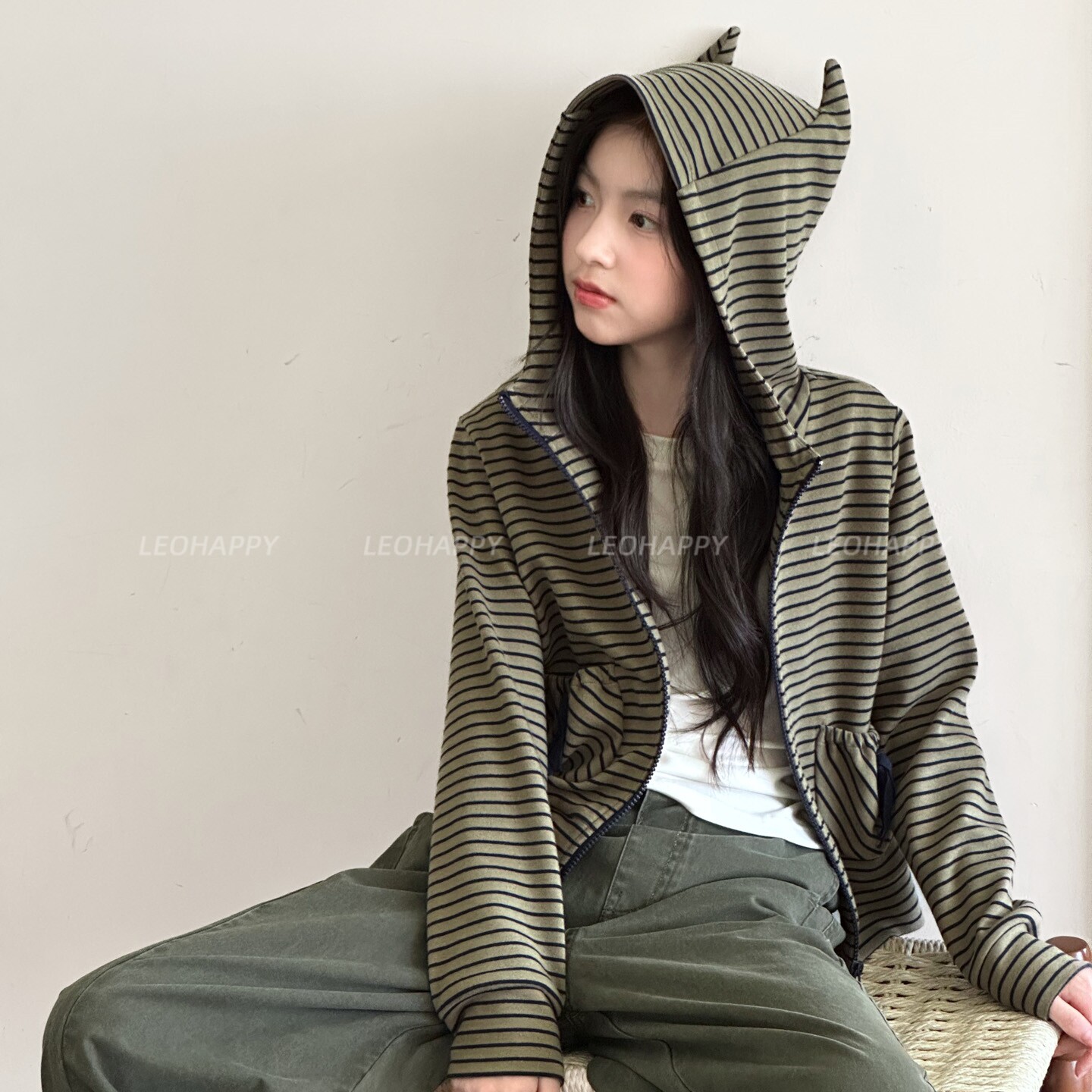 LEOHAPPY女童外套秋季新款儿童卫衣恶魔角连帽条纹开衫中大童上衣图片