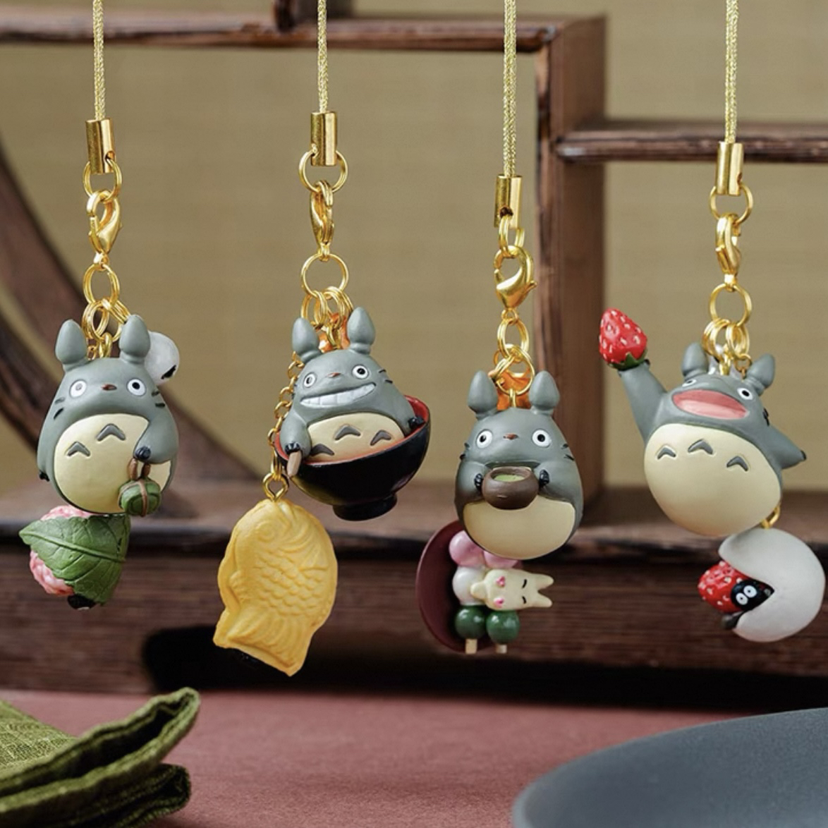国内代购上海橡子共和国宫崎骏吉卜力动漫周边吊绳挂件龙猫和果子