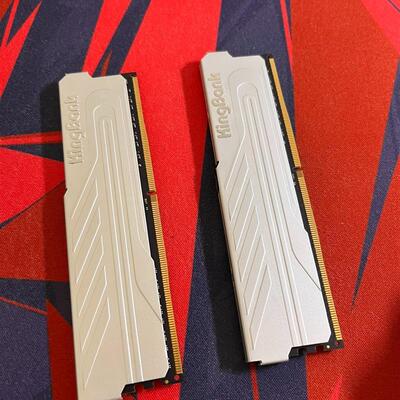 银爵 8x2 16g 3200hz内存 ddr4议价