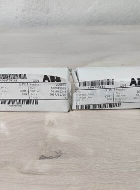 ABB OOM-03097 28孔插头2个 库存的，有兴