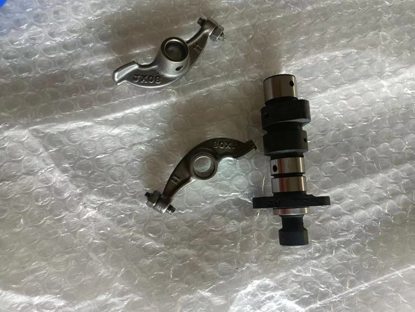 济南铃木摩托车配件QS150悍骏GR150发动机凸轮轴摇臂组合拍子