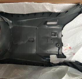 济南轻骑铃木优友UU125T下护板下踏板底罩车架下罩下护罩下托板
