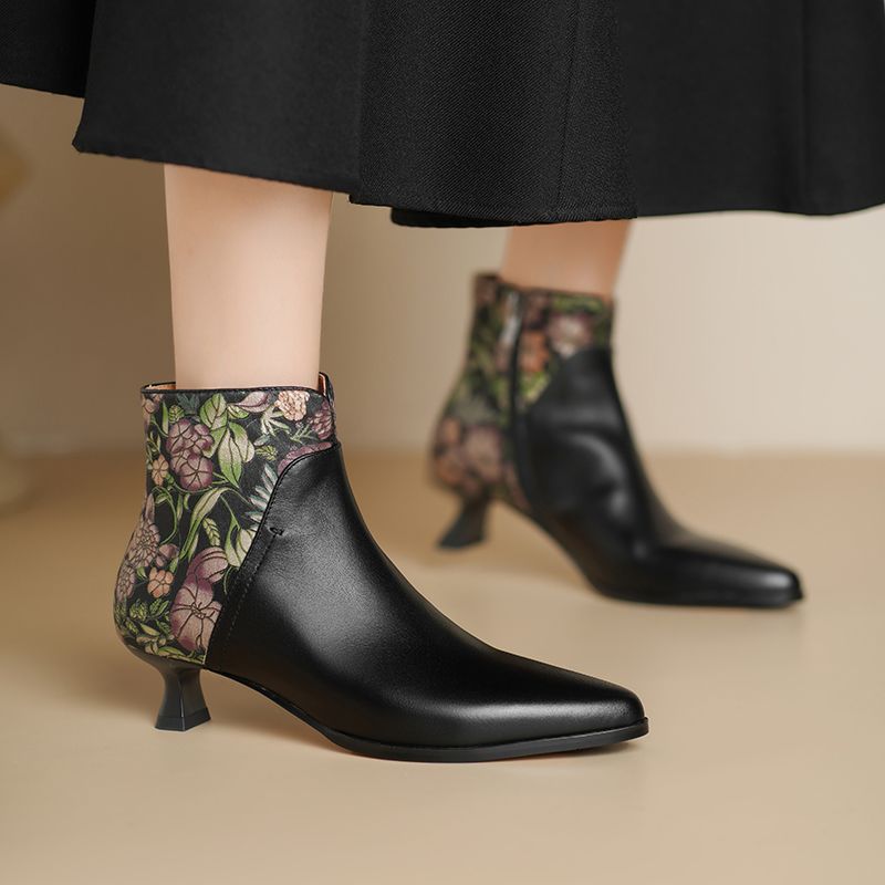 民族风真皮尖头短靴中跟时装靴