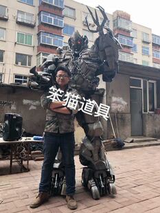 变形金刚威震天真人穿戴盔甲