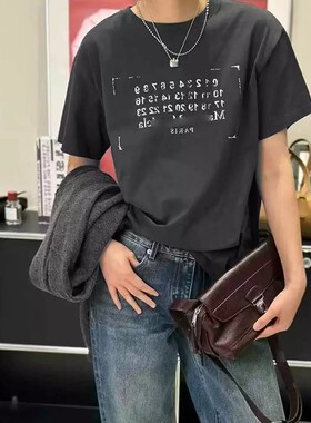 M马风格自主做旧字母数据黑色四缝线百搭男女装圆领休闲短袖T恤