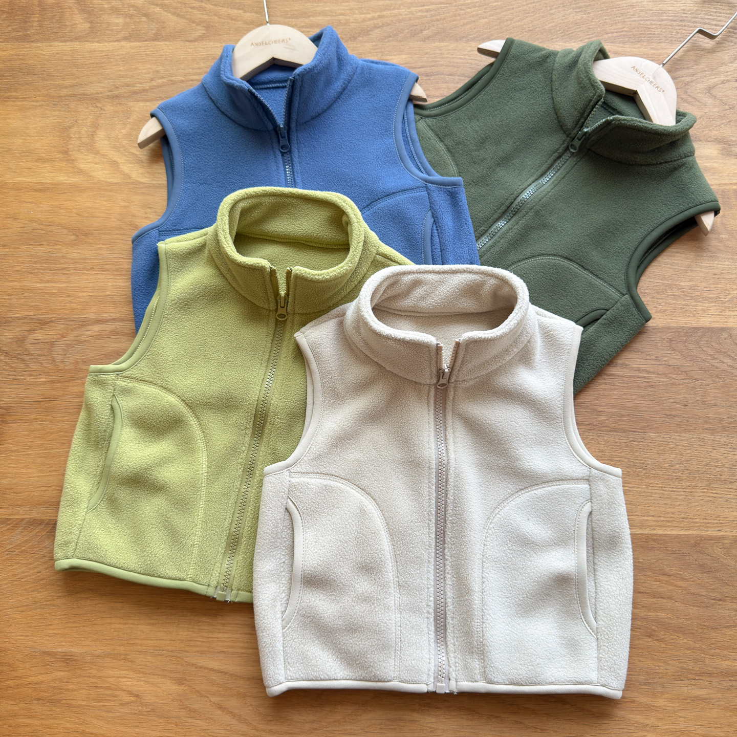 轻便保暖~柔糯摇粒绒马甲