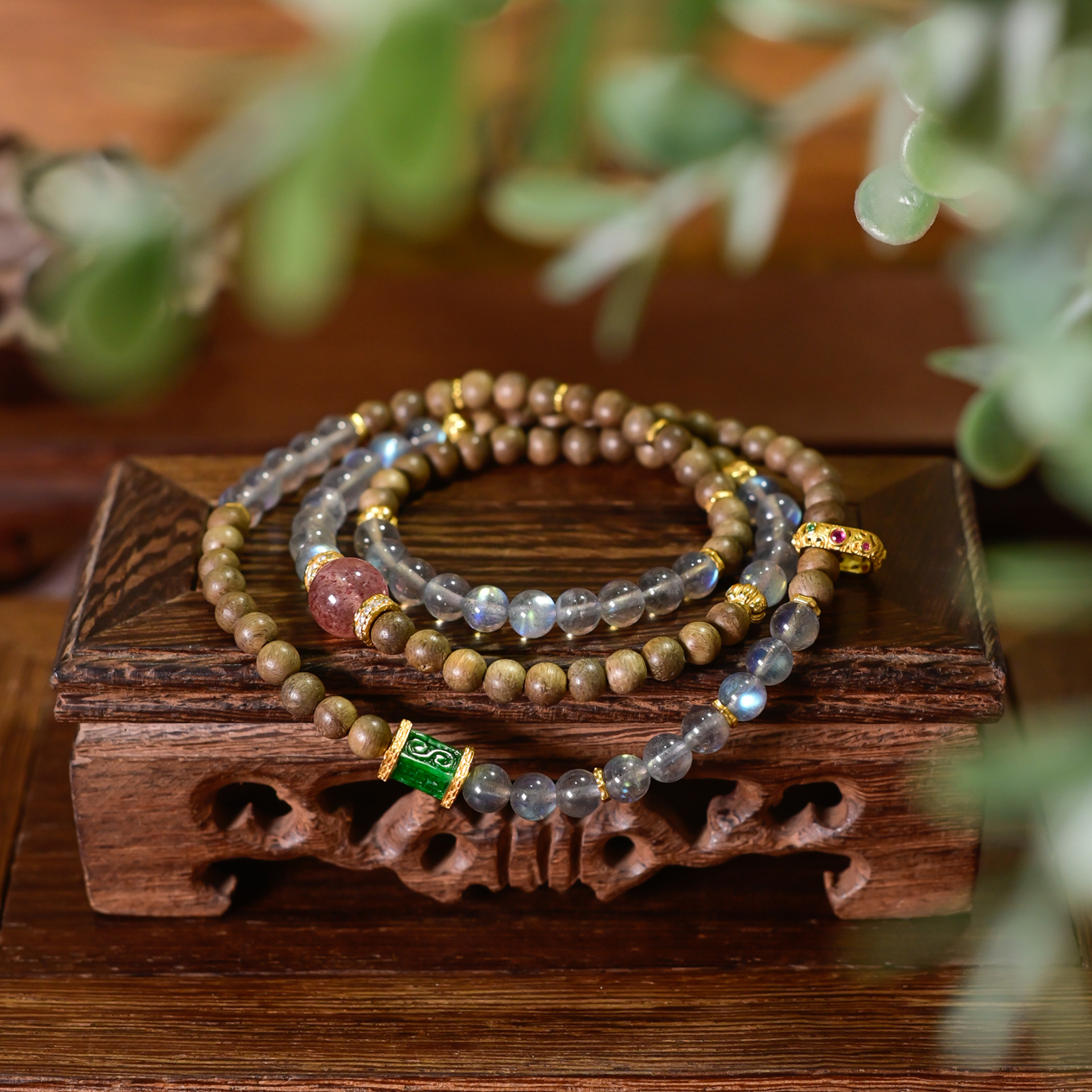 PIPISHOP 925银镀金配饰天然灰月光石沉香木圆珠三圈手串