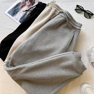 一条过冬加绒加厚束脚弯刀裤女冬季松紧高腰宽松显瘦灰色运动卫裤